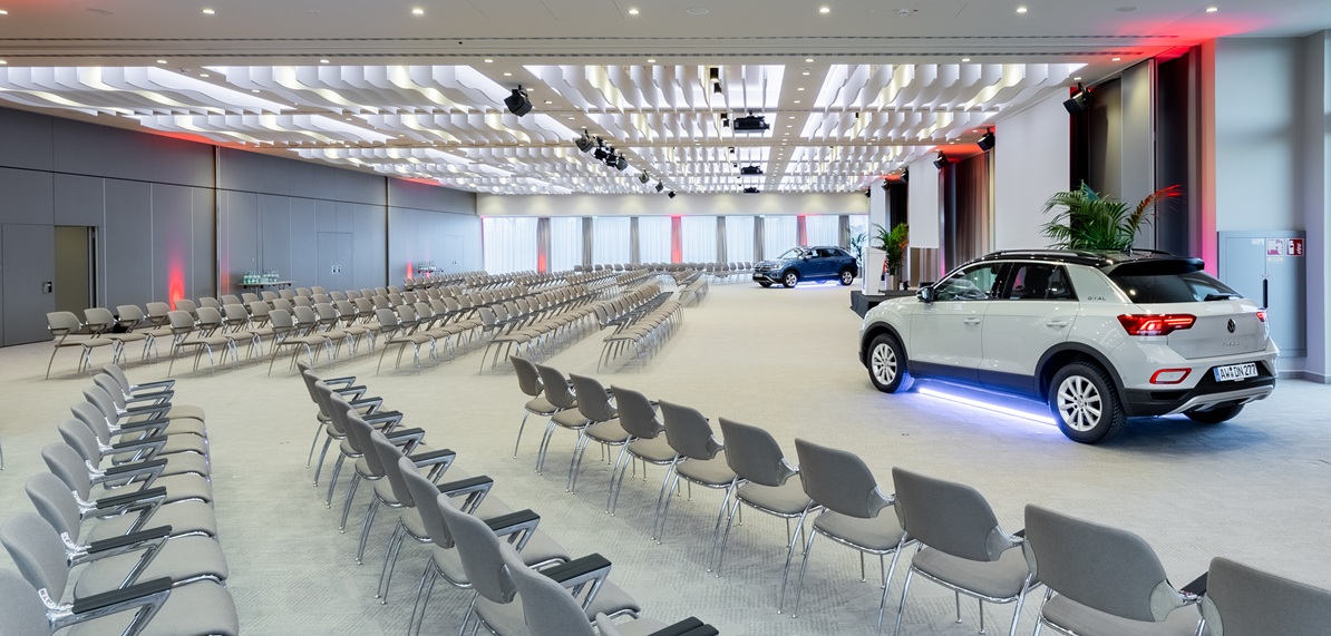 Autopräsentation bei einem Großevent im Konferenzbereich des Dorint Am Nürburgring Hocheifel.
