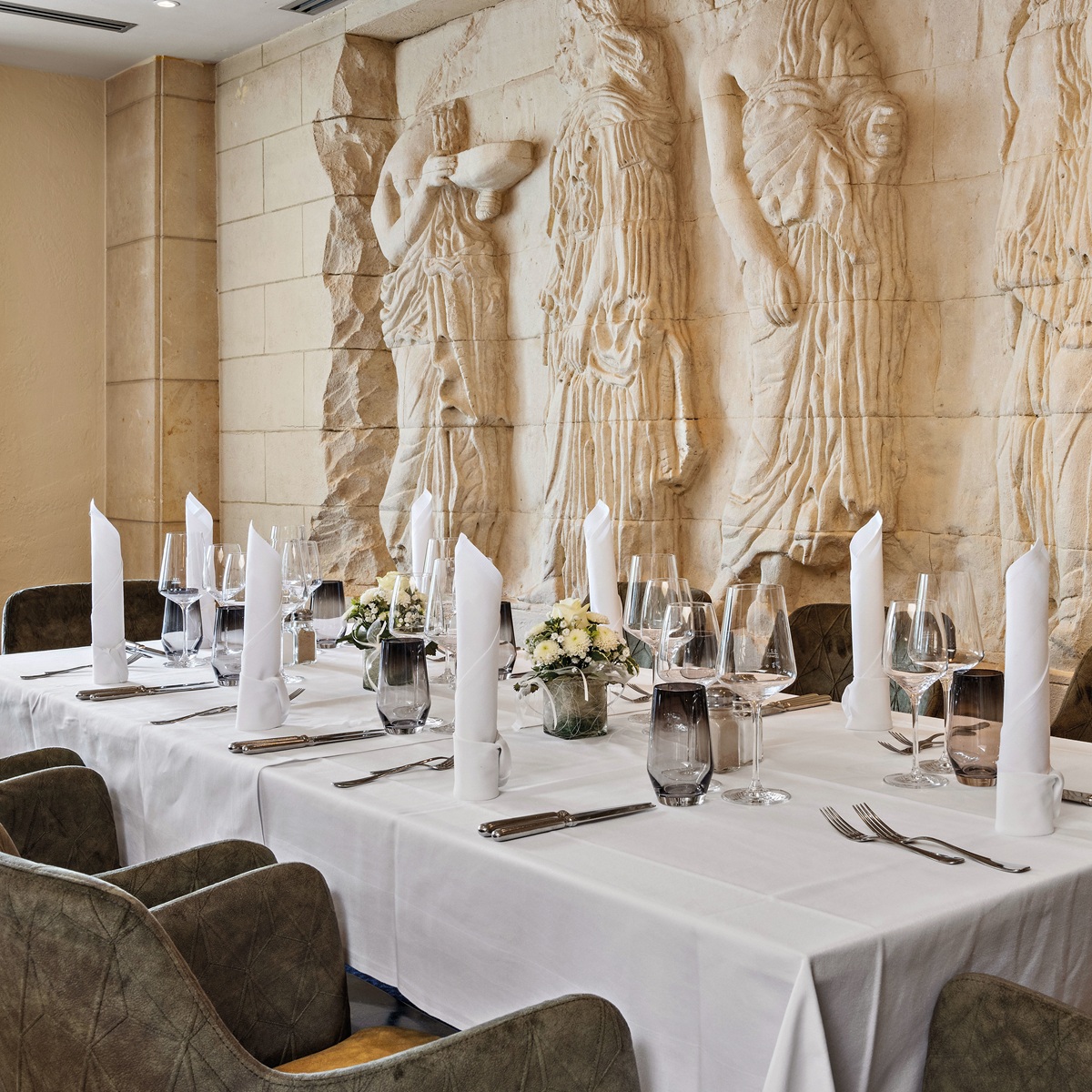 Dorint Marc Aurel Resort Bad Gögging gedeckter Tisch