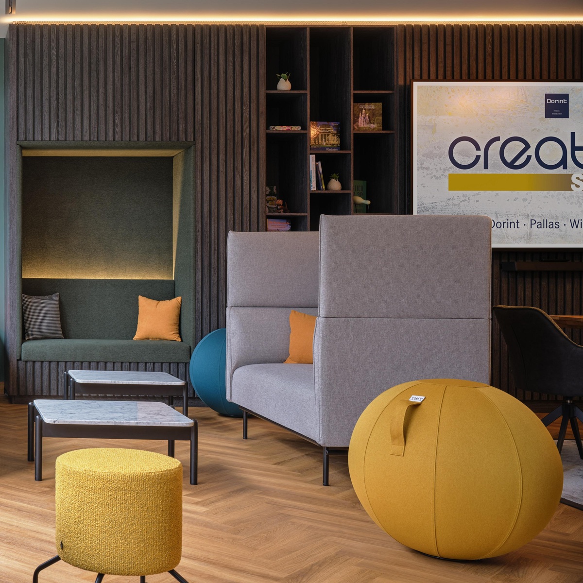 Dorint Palace Wiesbaden Creative Space mit Sitzecke