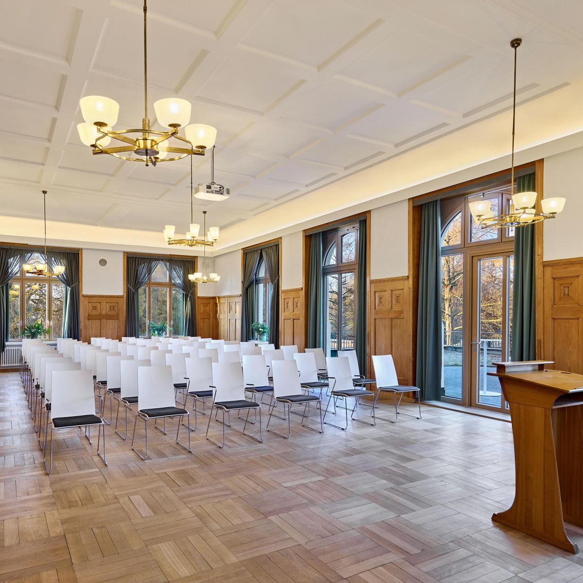 Dorint Parkhotel Jordanbad an der Riß Tagungsraum mit Stuhlreihen